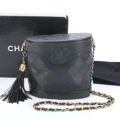 Pre-owned Chanel Leather Shoulder Bag () In Black