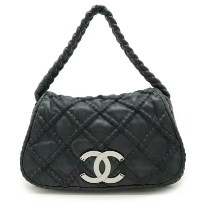 Pre-owned Chanel Leather Shoulder Bag () In Black