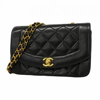 Pre-owned Chanel Leather Shoulder Bag () In Black