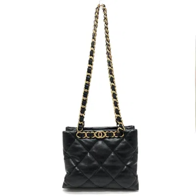 Pre-owned Chanel Leather Shoulder Bag () In Black