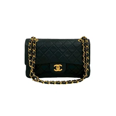 Pre-owned Chanel Leather Shoulder Bag () In Black
