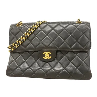 Pre-owned Chanel Leather Shoulder Bag () In Black