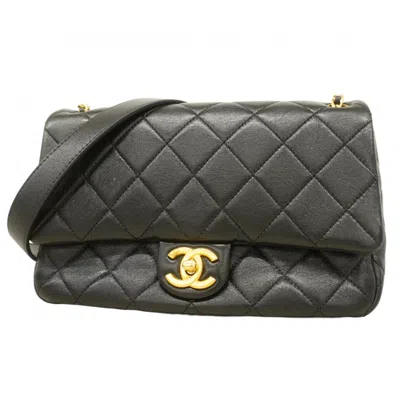 Pre-owned Chanel Leather Shoulder Bag () In Black