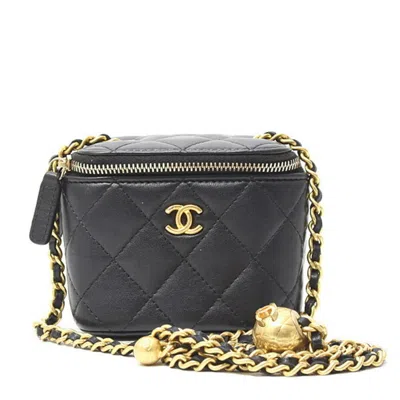 Pre-owned Chanel Leather Shoulder Bag () In Black