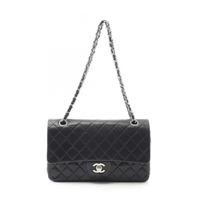 Pre-owned Chanel Leather Shoulder Bag () In Black