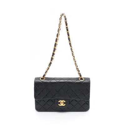 Pre-owned Chanel Leather Shoulder Bag () In Black