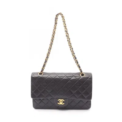 Pre-owned Chanel Leather Shoulder Bag () In Black