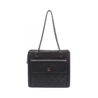 Pre-owned Chanel Leather Shoulder Bag () In Black