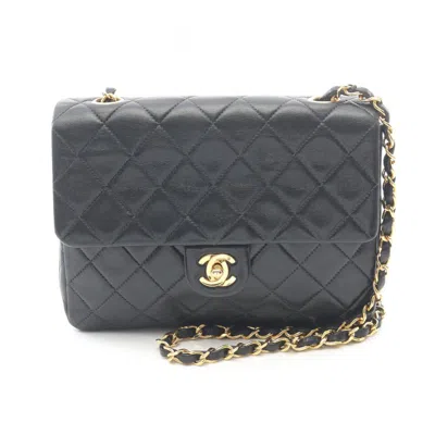 Pre-owned Chanel Leather Shoulder Bag () In Black