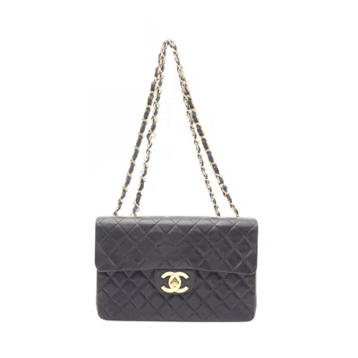 Pre-owned Chanel Leather Shoulder Bag () In Black