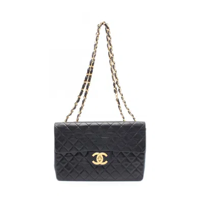 Pre-owned Chanel Leather Shoulder Bag () In Black