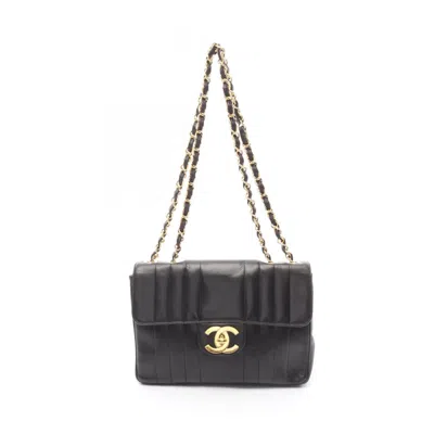 Pre-owned Chanel Leather Shoulder Bag () In Black