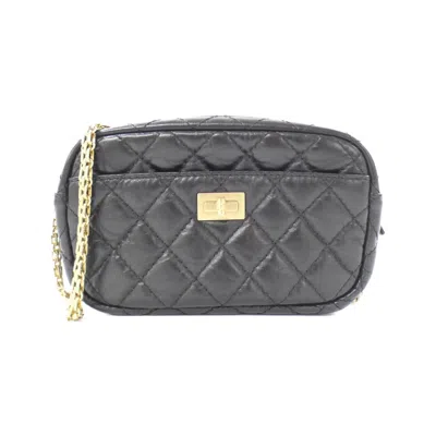 Pre-owned Chanel Leather Shoulder Bag () In Black