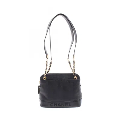 Pre-owned Chanel Leather Shoulder Bag () In Black