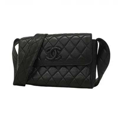 Pre-owned Chanel Leather Shoulder Bag () In Black