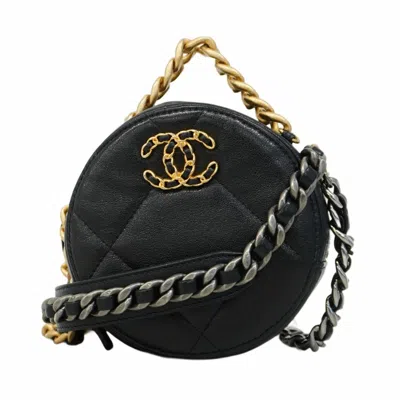 Pre-owned Chanel Leather Shoulder Bag () In Black