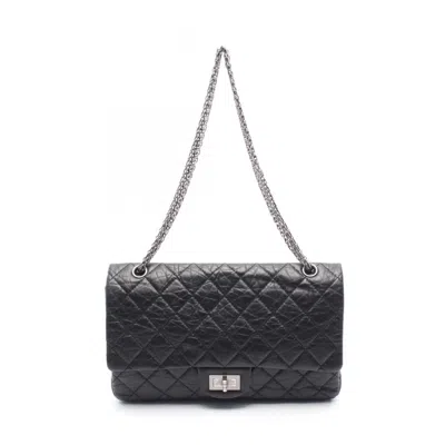 Pre-owned Chanel Leather Shoulder Bag () In Black