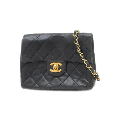 Pre-owned Chanel Leather Shoulder Bag () In Black