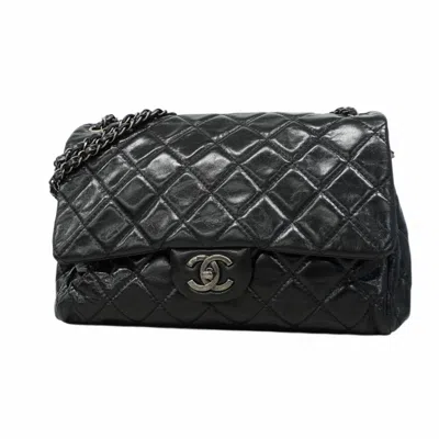 Pre-owned Chanel Leather Shoulder Bag () In Black