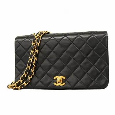 Pre-owned Chanel Leather Shoulder Bag () In Black