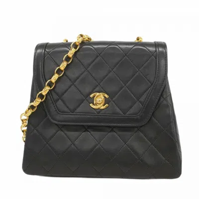Pre-owned Chanel Leather Shoulder Bag () In Black