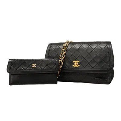 Pre-owned Chanel Leather Shoulder Bag () In Black