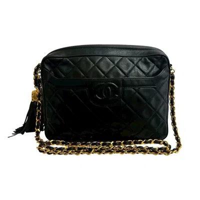 Pre-owned Chanel Leather Shoulder Bag () In Black