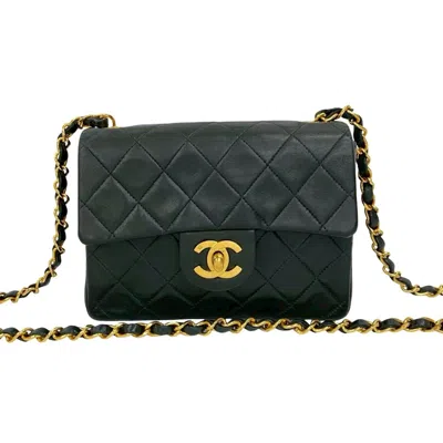 Pre-owned Chanel Leather Shoulder Bag () In Black
