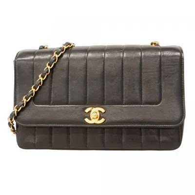 Pre-owned Chanel Leather Shoulder Bag () In Black