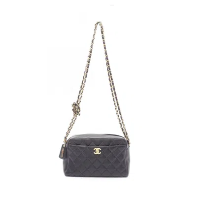 Pre-owned Chanel Leather Shoulder Bag () In Black