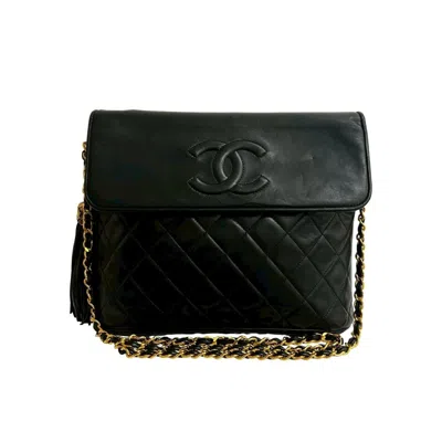 Pre-owned Chanel Leather Shoulder Bag () In Black