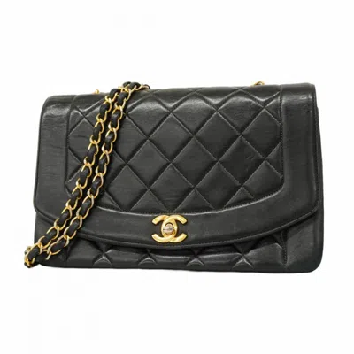 Pre-owned Chanel Leather Shoulder Bag () In Black