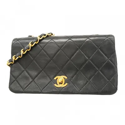 Pre-owned Chanel Leather Shoulder Bag () In Black