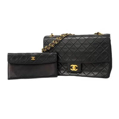 Pre-owned Chanel Leather Shoulder Bag () In Black