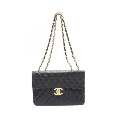 Pre-owned Chanel Leather Shoulder Bag () In Black