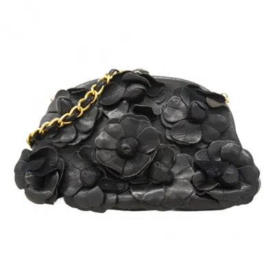 Pre-owned Chanel Leather Shoulder Bag () In Black