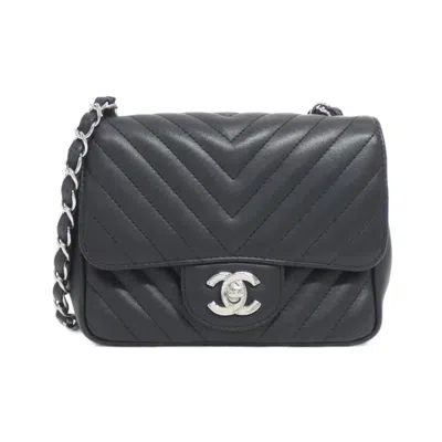 Pre-owned Chanel Leather Shoulder Bag () In Black