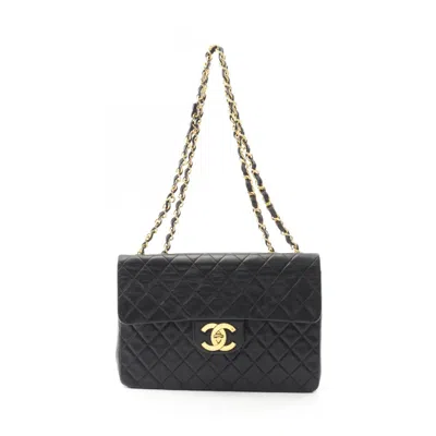 Pre-owned Chanel Leather Shoulder Bag () In Black