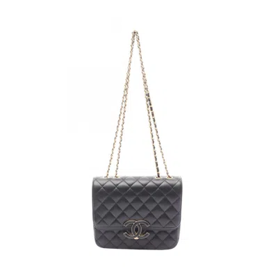 Pre-owned Chanel Leather Shoulder Bag () In Black