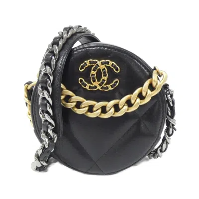 Pre-owned Chanel Leather Shoulder Bag () In Black