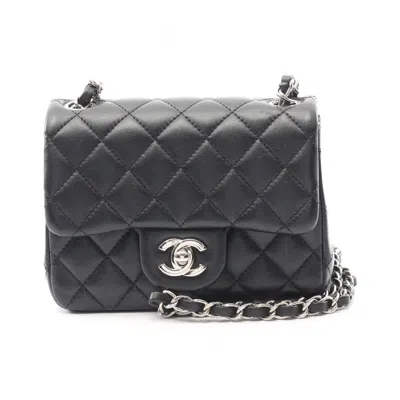 Pre-owned Chanel Leather Shoulder Bag () In Black