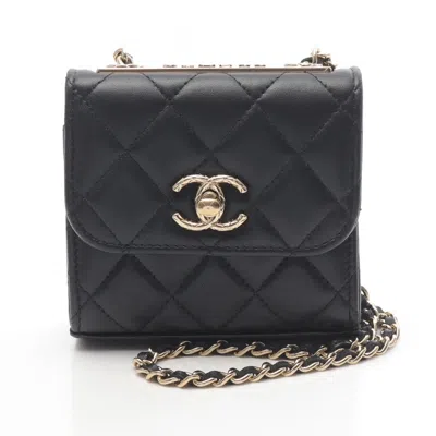Pre-owned Chanel Leather Shoulder Bag () In Black
