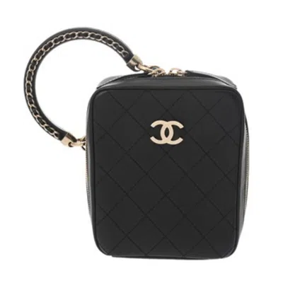 Pre-owned Chanel Leather Shoulder Bag () In Black