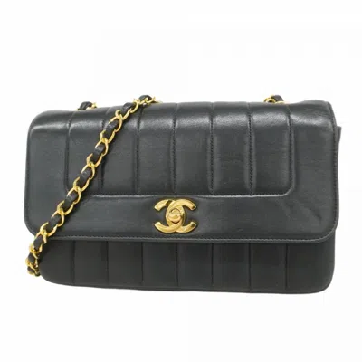 Pre-owned Chanel Leather Shoulder Bag () In Black