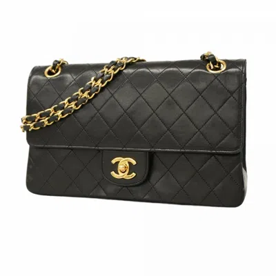 Pre-owned Chanel Leather Shoulder Bag () In Black