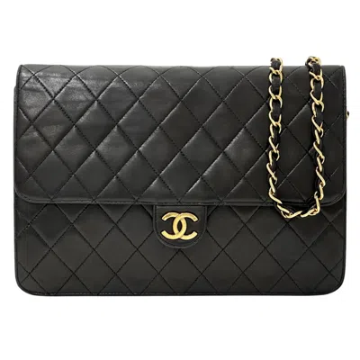 Pre-owned Chanel Leather Shoulder Bag () In Black