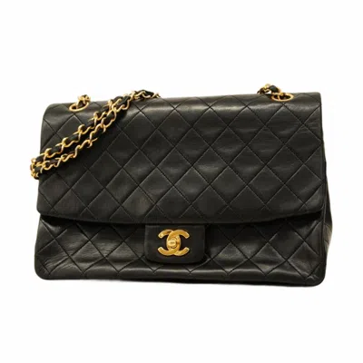 Pre-owned Chanel Leather Shoulder Bag () In Black