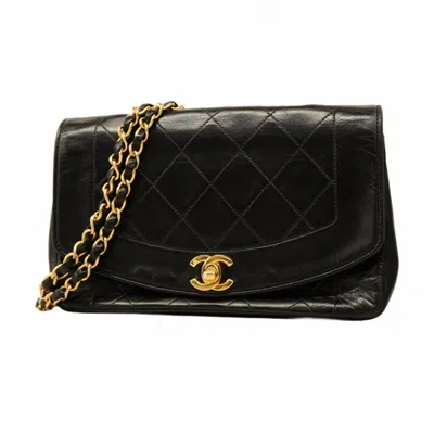 Pre-owned Chanel Leather Shoulder Bag () In Black