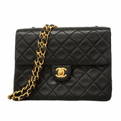 Pre-owned Chanel Leather Shoulder Bag () In Black