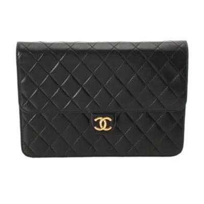 Pre-owned Chanel Leather Shoulder Bag () In Black